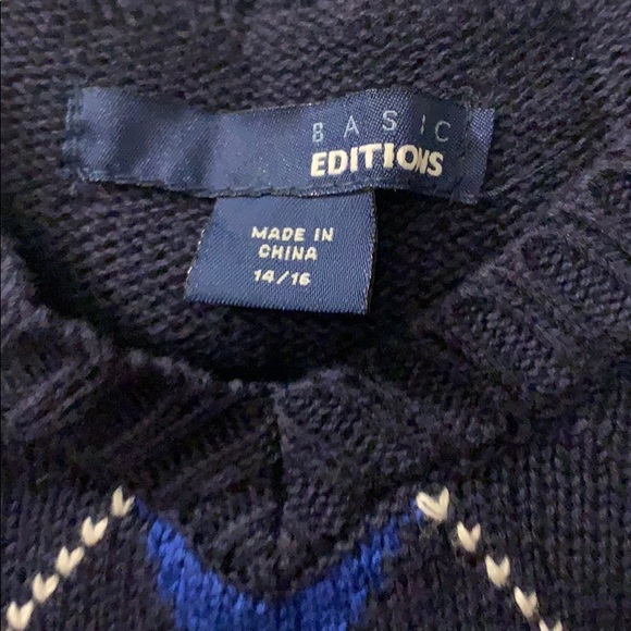 Holiday Vest - Picture 2 of 4